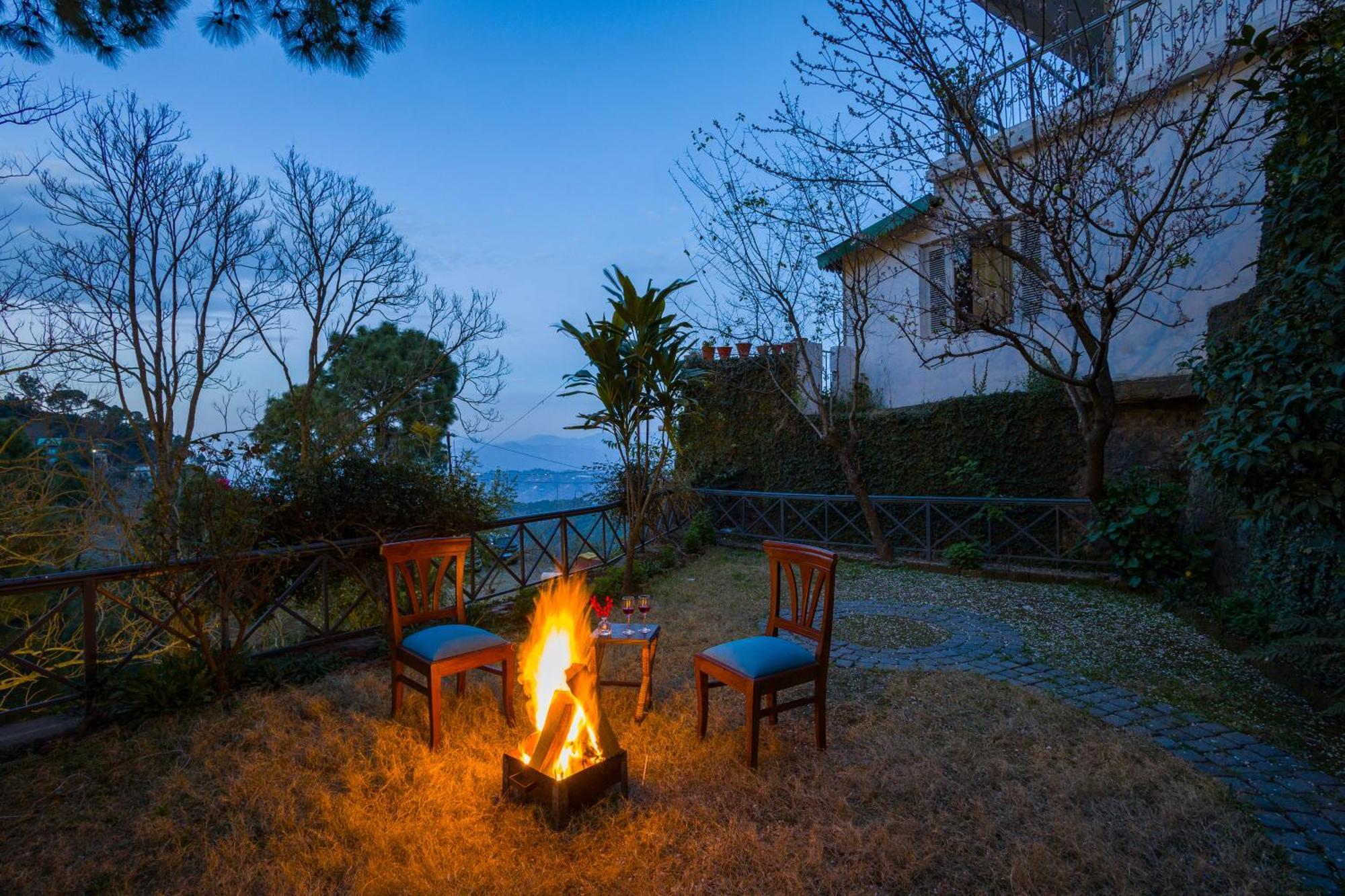 Alaya Stays Mehar Villa - 3 Bhk With Garden & Scenic Views Kasauli Extérieur photo