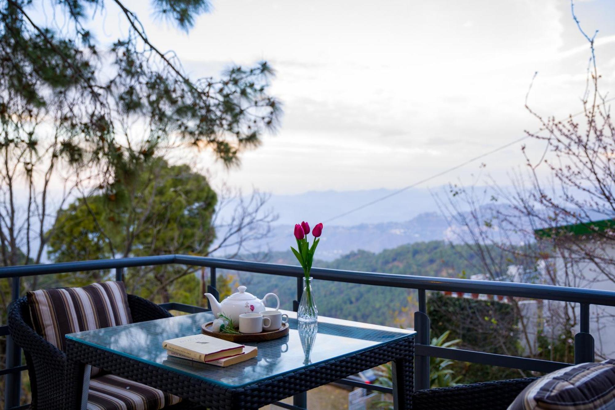 Alaya Stays Mehar Villa - 3 Bhk With Garden & Scenic Views Kasauli Extérieur photo