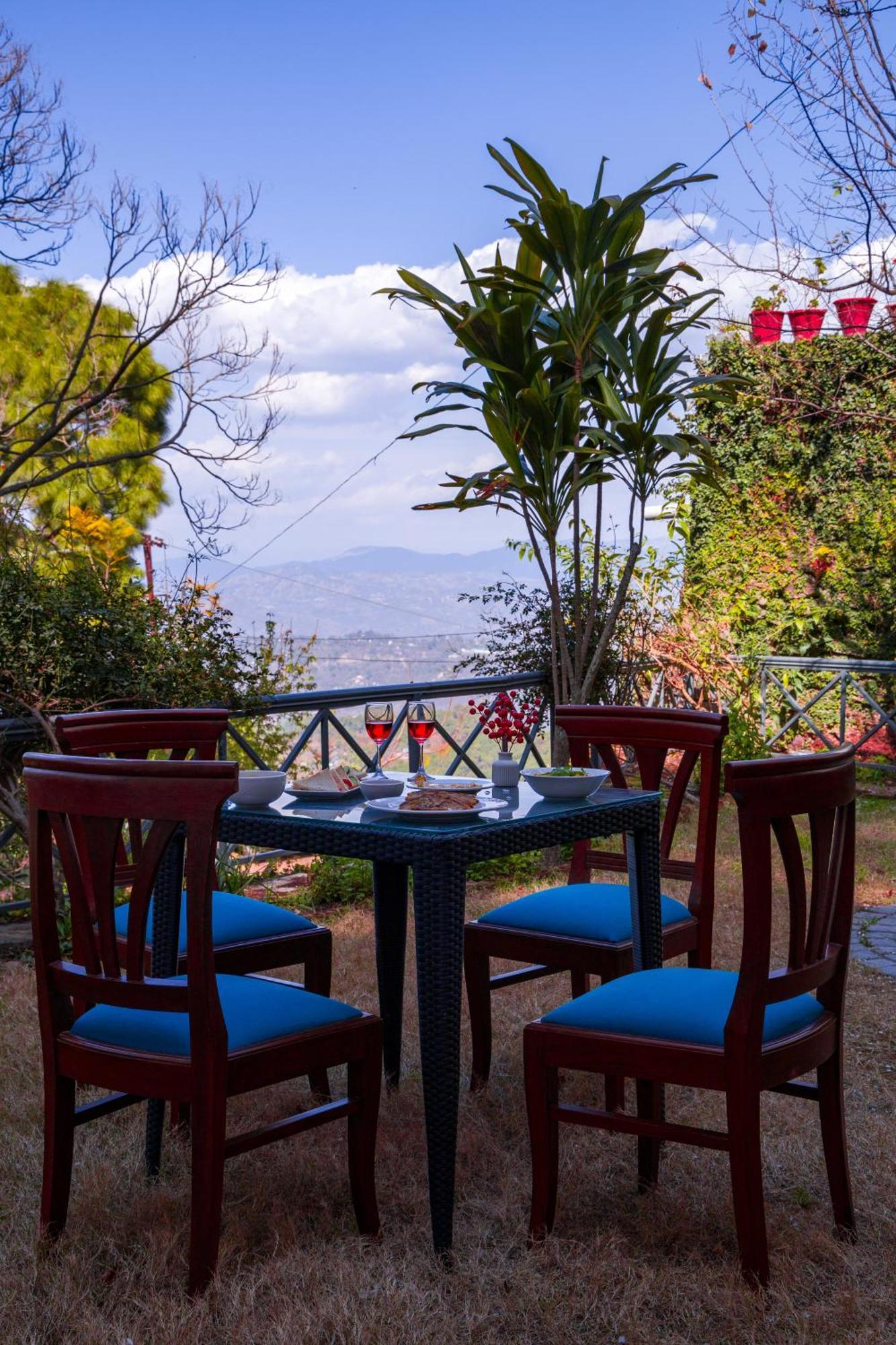Alaya Stays Mehar Villa - 3 Bhk With Garden & Scenic Views Kasauli Extérieur photo