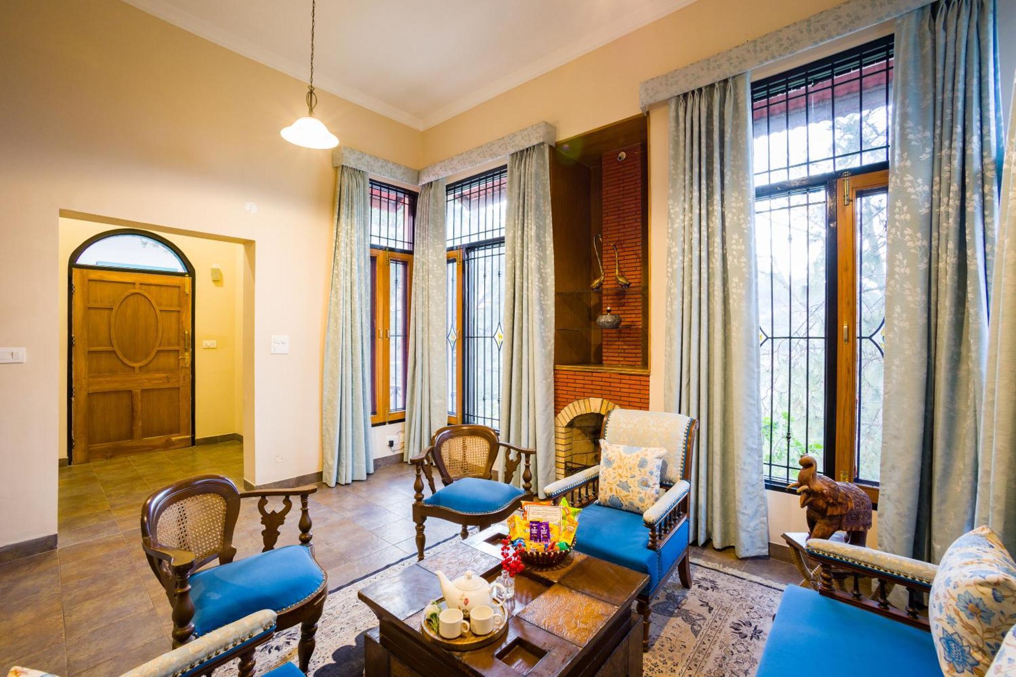 Alaya Stays Mehar Villa - 3 Bhk With Garden & Scenic Views Kasauli Extérieur photo