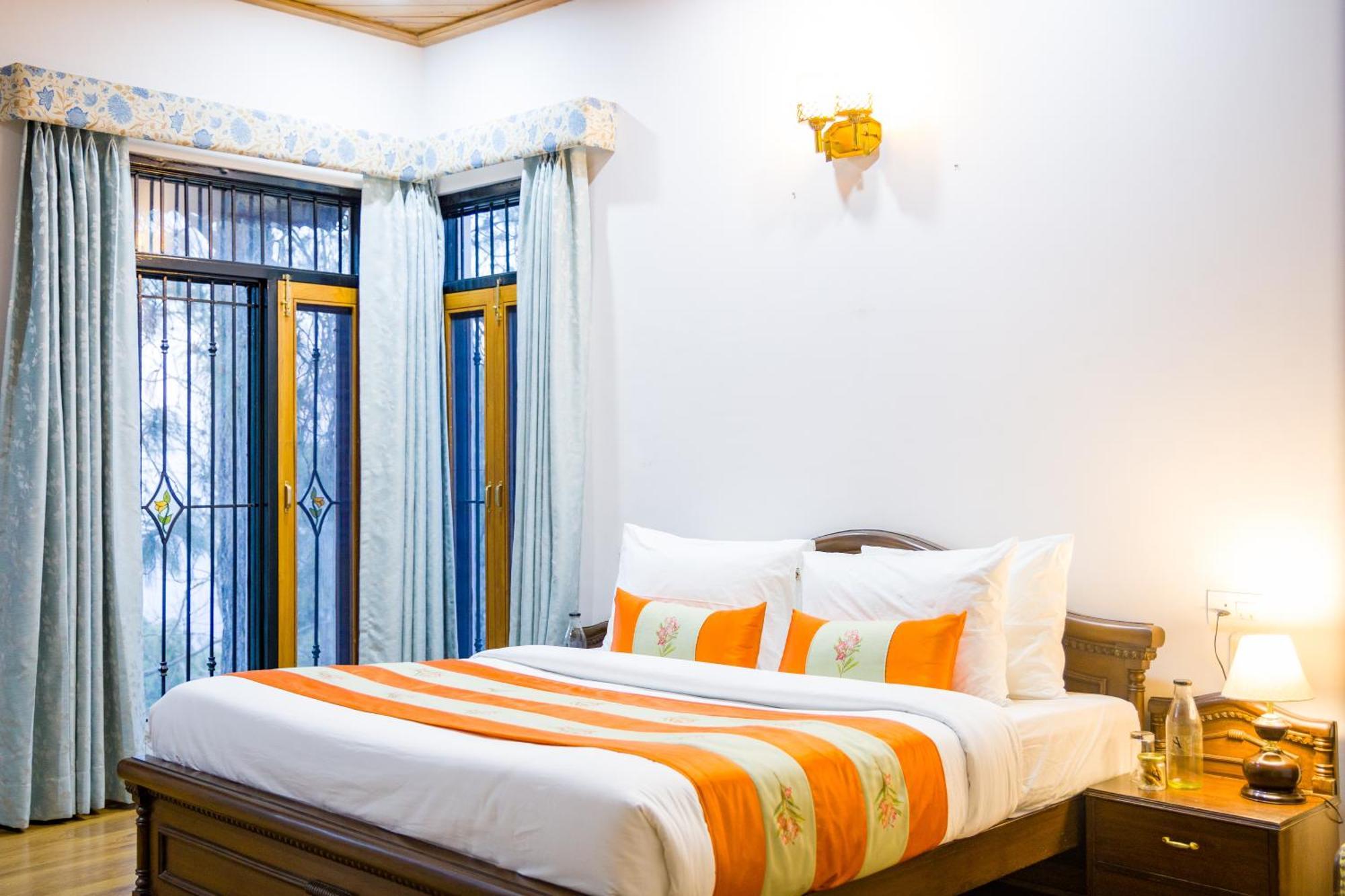 Alaya Stays Mehar Villa - 3 Bhk With Garden & Scenic Views Kasauli Extérieur photo